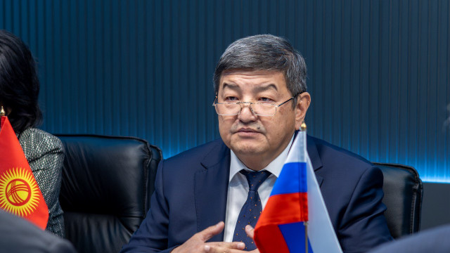 Министрлер кабинетинин башчысы Акылбек Жапаровдун Москвага бир күндүк иш сапары болду 