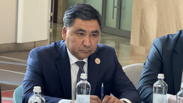 МинКаб Төрагасынын биринчи орун басары Данияр Амангельдиев Өзбекстандын Премьер-министринин орун басары Жамшид Ходжаев менен жолугушту