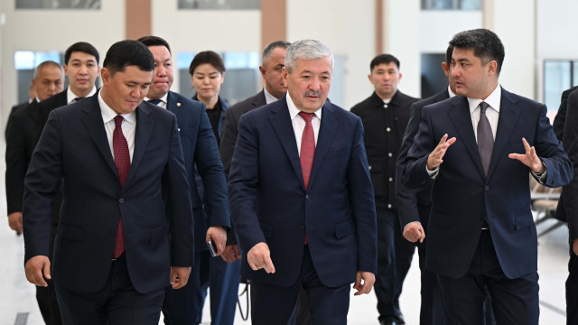 МинКаб Төрагасы Адылбек Касымалиев Жарандык авиация күнүнө карата иш-чарада “Манас” эл аралык аэропортундагы жаңы түзүлгөн шарттар менен таанышып, сөз сүйлөдү