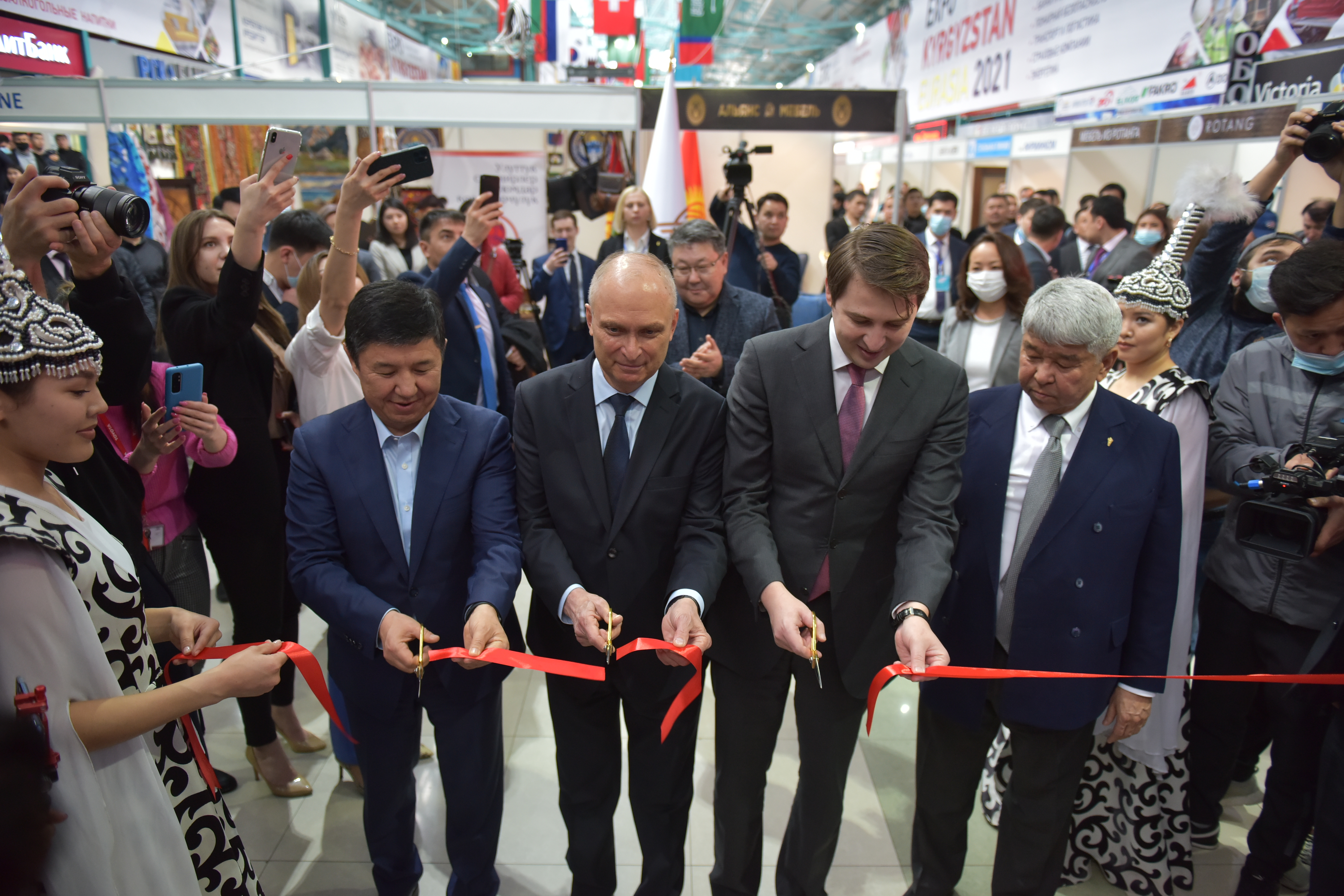 Выставка экспо 24. Выставка Expo Eurasia Kyrgyzstan 2022. Выставка Expo Eurasia – Kyrgyzstan 2023. Международной промышленной выставки «Expo-Russia Kyrgyzstan 2021. Иран Россия выставка Евразия Экспо.