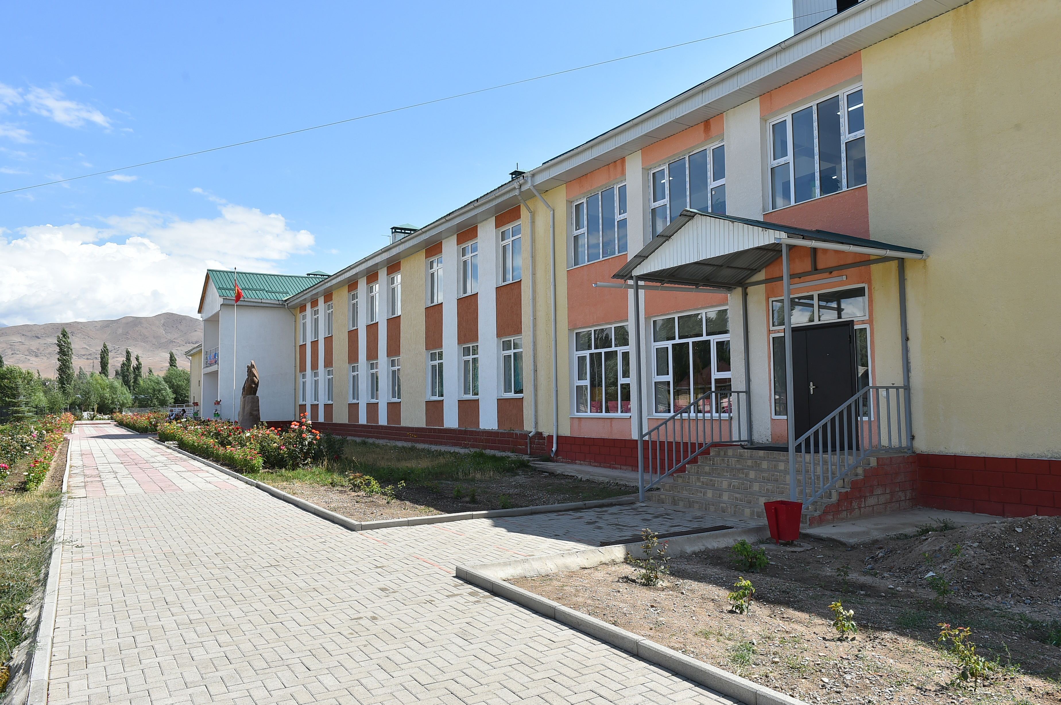 киргизия школа