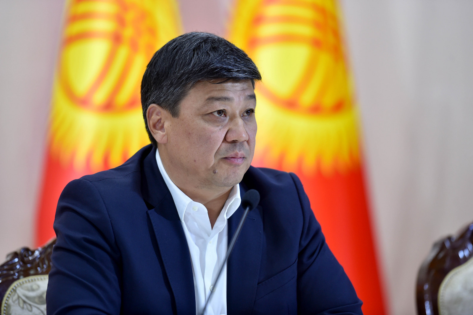 Президент Киргизии сейчас спортсмен накаченный